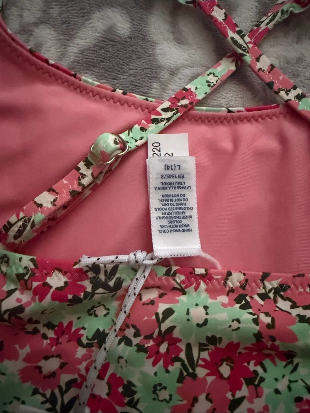 NWT! Vineyard Vines Kids Floral One-Piece Swimsuit in Coral and Mint -  Size L